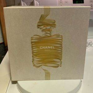 CHANEL BOX**GIFTED